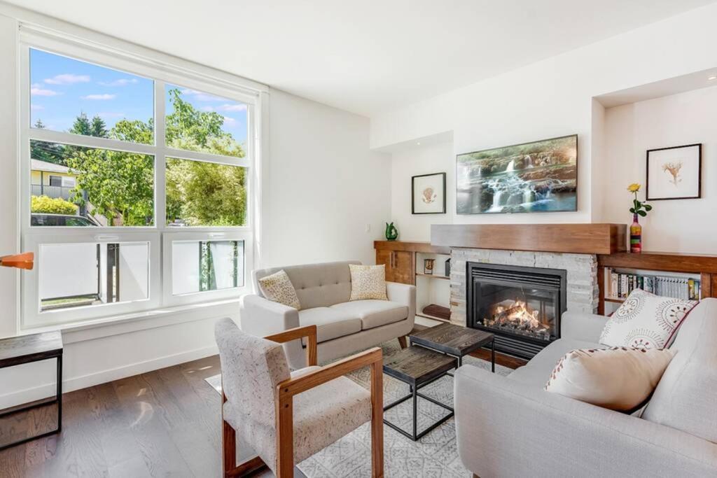 Cedar Hill Sunlit Stay - Bright Spacious & Modern Виктория Экстерьер фото