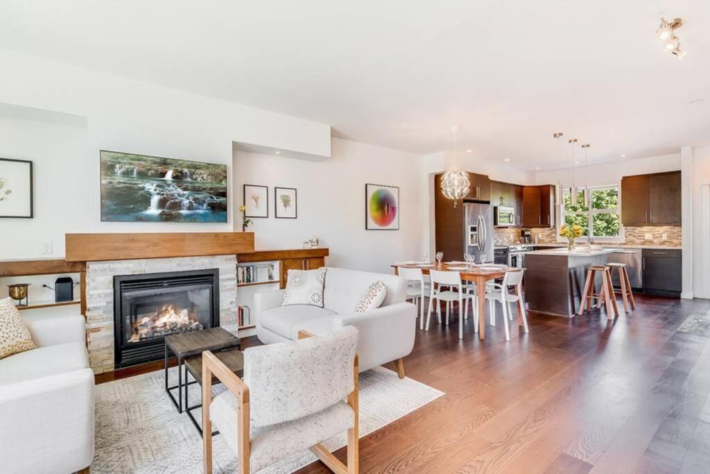 Cedar Hill Sunlit Stay - Bright Spacious & Modern Виктория Экстерьер фото